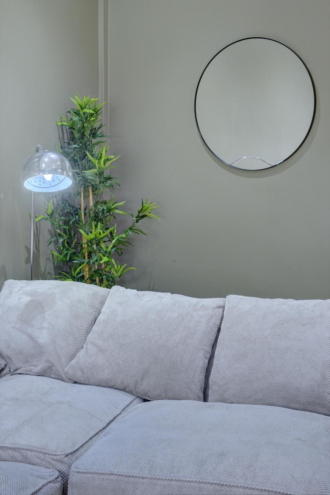 4 Bedrooms Homely House With Garden- Sleeps 9 Comfortably With 6 Comfortable Beds, Free Street Parking, Business Travellers, Contractors, & Holiday-Goers, Coventry, Near All Major Transport Links In Coventry And Motorway Esterno foto