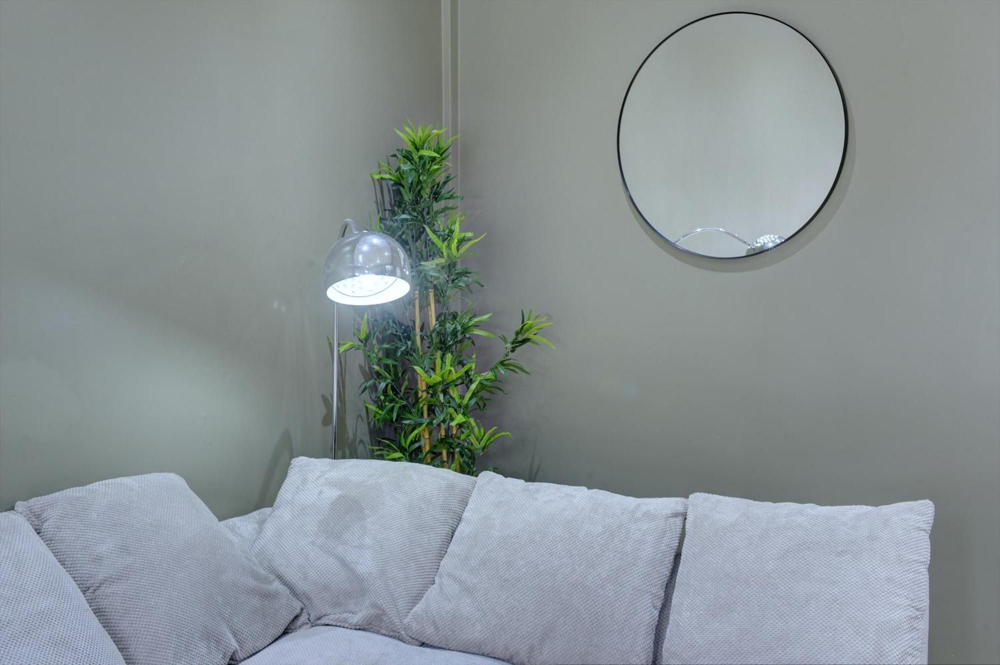 4 Bedrooms Homely House With Garden- Sleeps 9 Comfortably With 6 Comfortable Beds, Free Street Parking, Business Travellers, Contractors, & Holiday-Goers, Coventry, Near All Major Transport Links In Coventry And Motorway Esterno foto